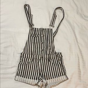 Supercute Shorts Overalls